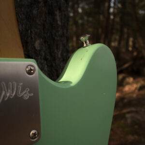 Lewis Minnow handcrafted Guitar cutaway