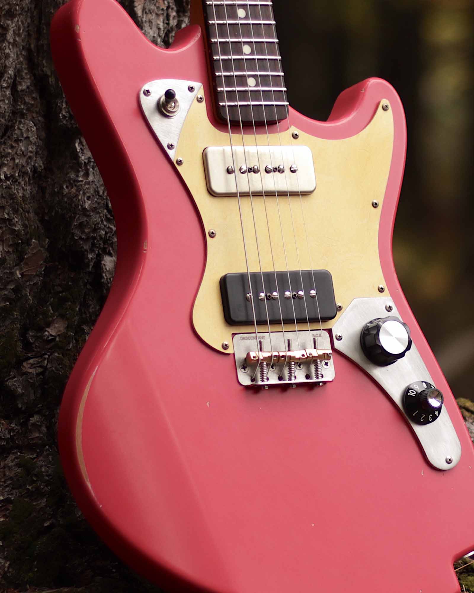 Chelsea Coral Pink Lewis Guitar