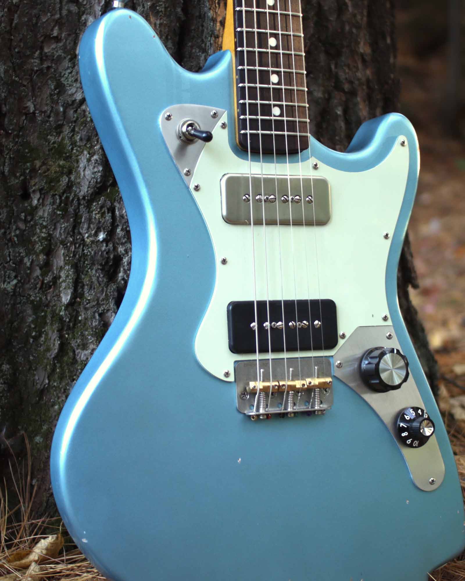Frost Veil Blue Lewis Guitar